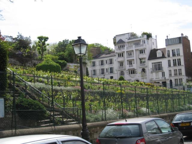 Quiet Apartment Hill Of Montmartre Paris Eksteriør billede